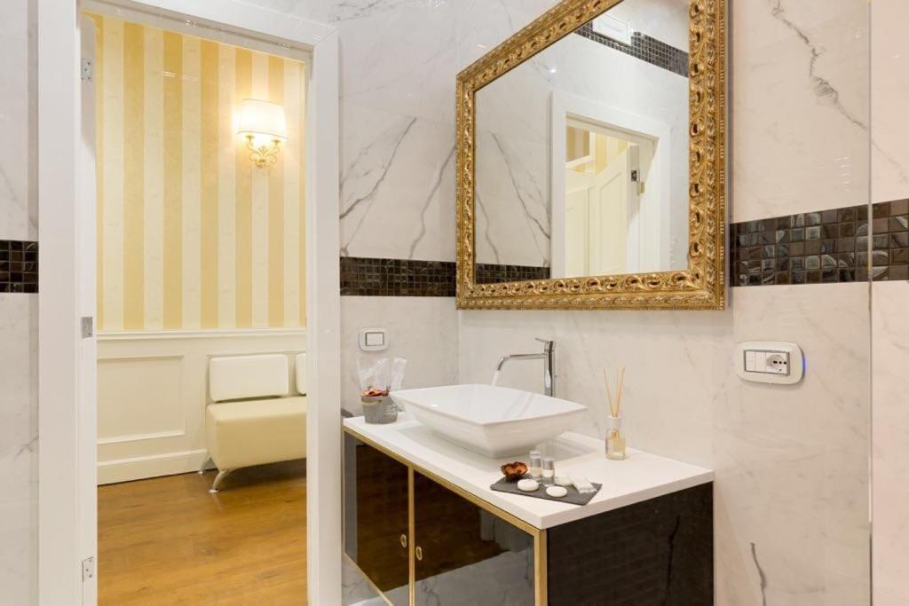 Piazza Venezia Luxury Suite Rome Exterior photo