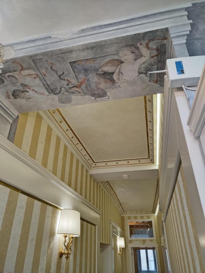 Piazza Venezia Luxury Suite Rome Exterior photo