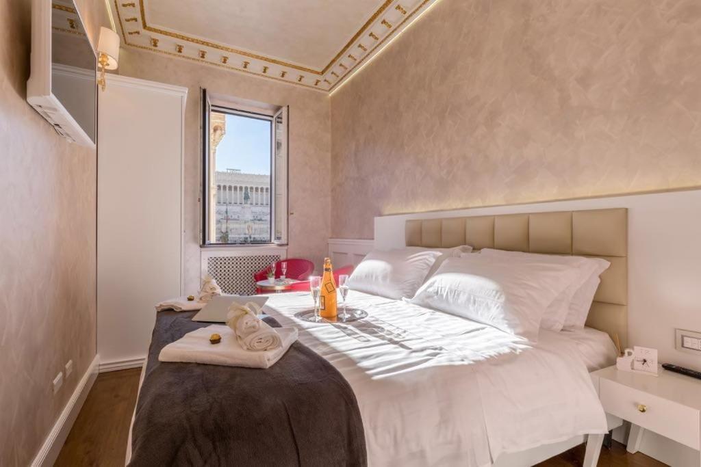 Piazza Venezia Luxury Suite Rome Exterior photo