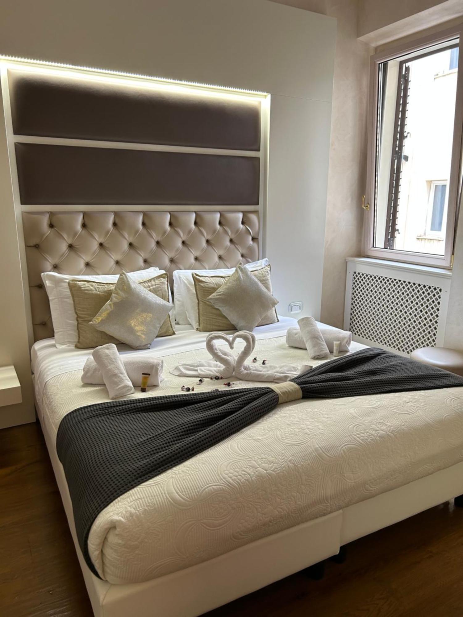 Piazza Venezia Luxury Suite Rome Exterior photo